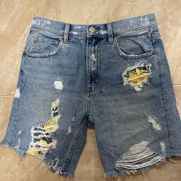 New Free People Free People Denim Shorts Patched Size 25. 
$108 - Picture 1 of 8